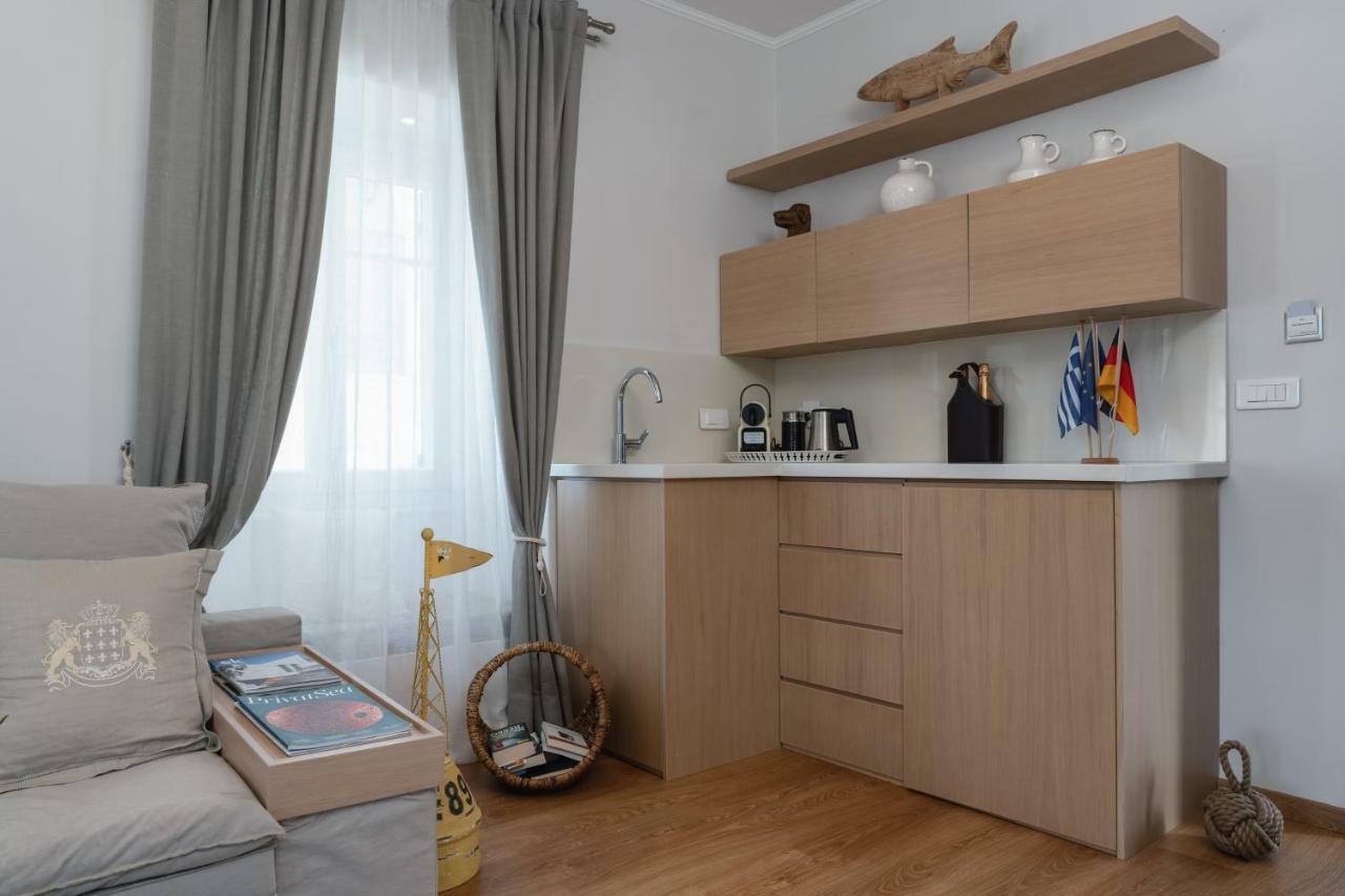 Porto Vecchio Luxury Suites Spetses Town Bagian luar foto