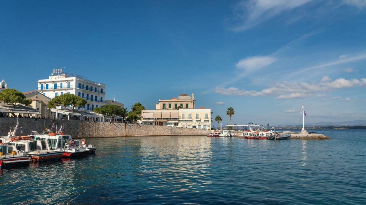 Porto Vecchio Luxury Suites Spetses Town Bagian luar foto