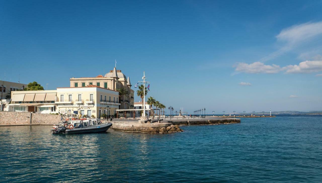 Porto Vecchio Luxury Suites Spetses Town Bagian luar foto