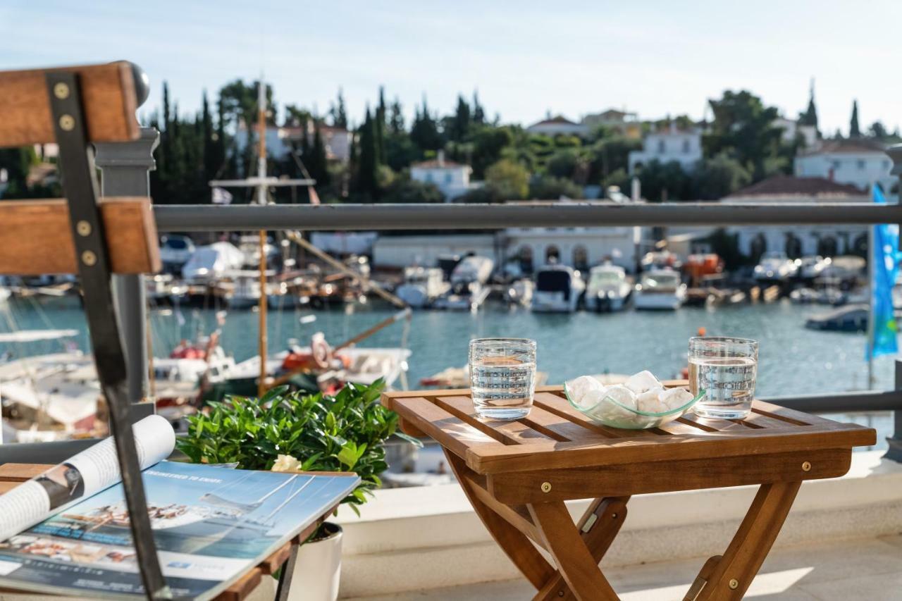 Porto Vecchio Luxury Suites Spetses Town Bagian luar foto
