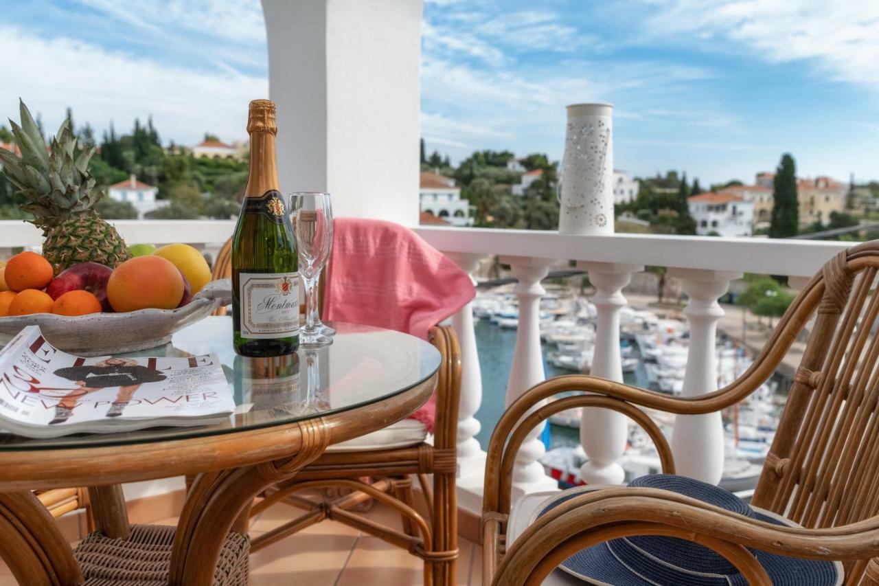 Porto Vecchio Luxury Suites Spetses Town Bagian luar foto