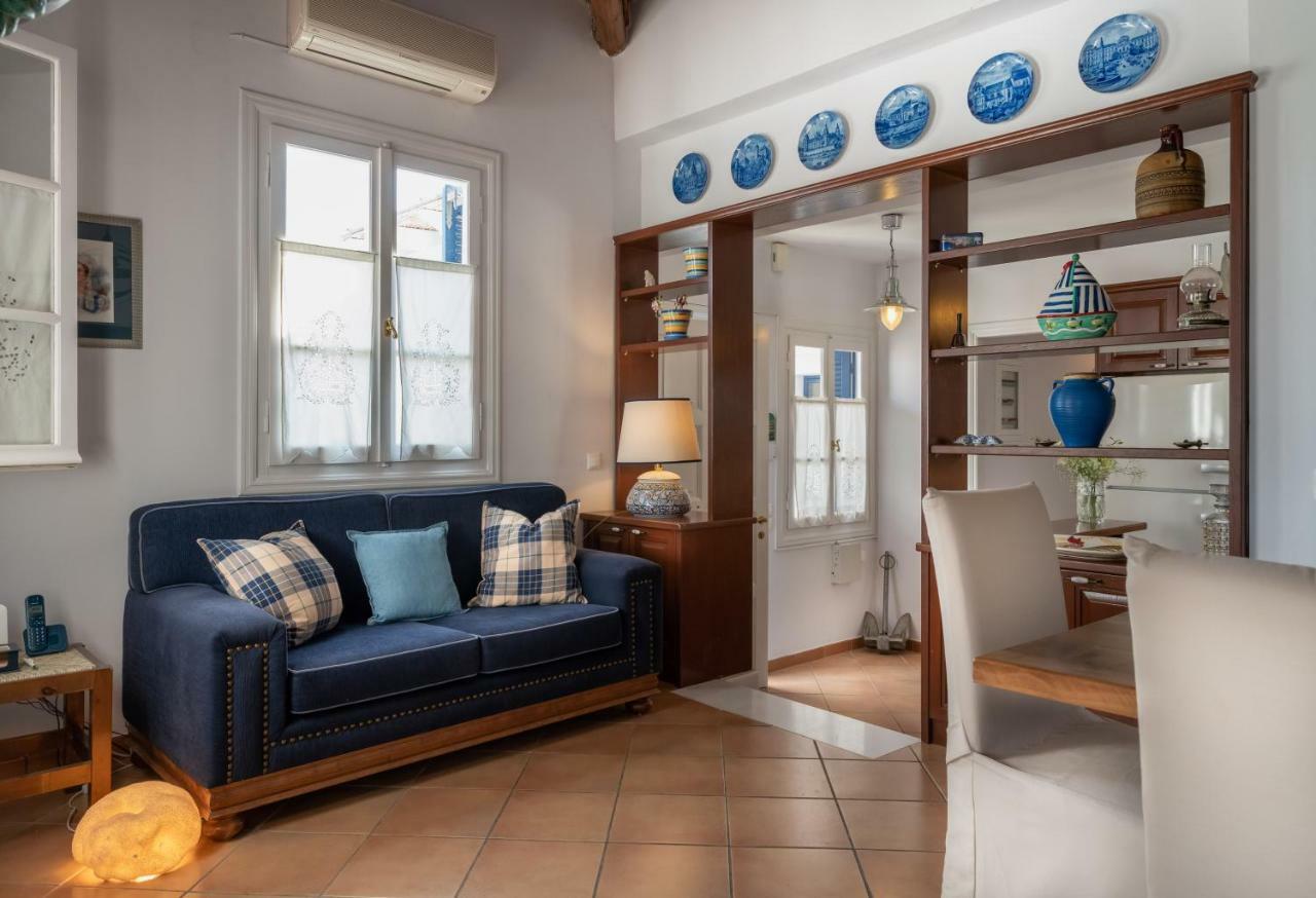 Porto Vecchio Luxury Suites Spetses Town Bagian luar foto