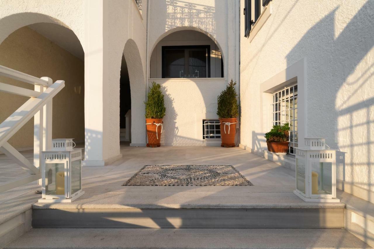 Porto Vecchio Luxury Suites Spetses Town Bagian luar foto