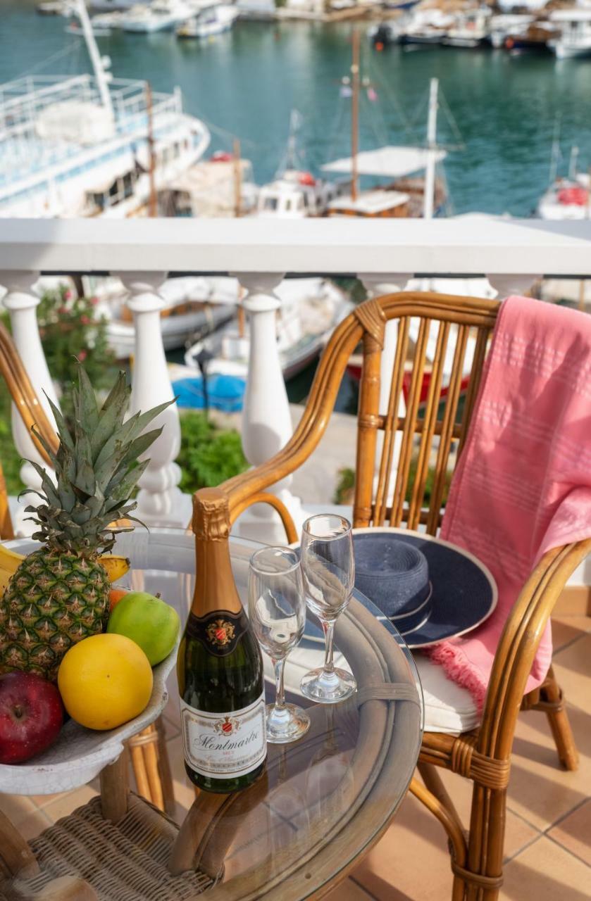 Porto Vecchio Luxury Suites Spetses Town Bagian luar foto