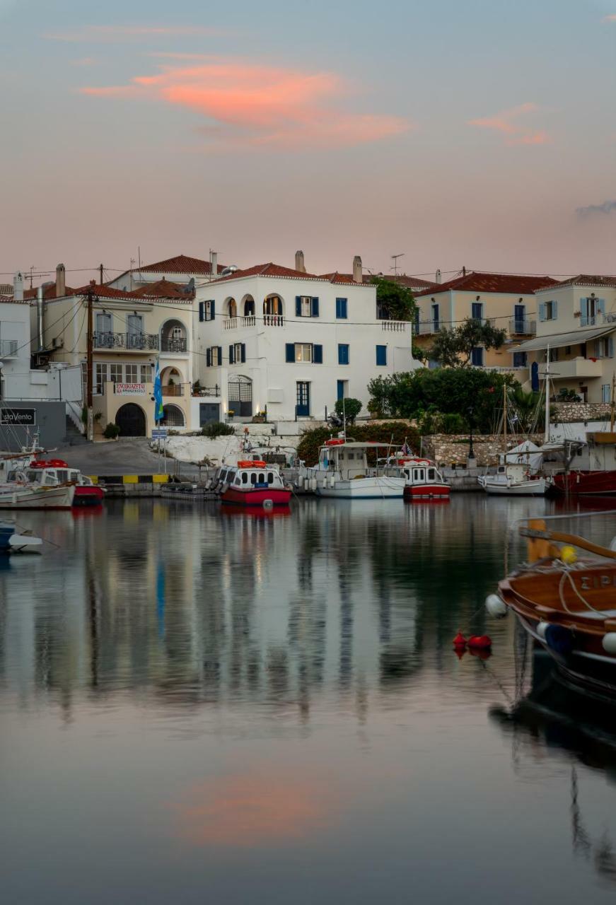Porto Vecchio Luxury Suites Spetses Town Bagian luar foto